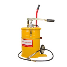 Y011-0052  ถังอัดจารบีมือโยก TK-33J (พร้อมล้อ)  YAMASAKI